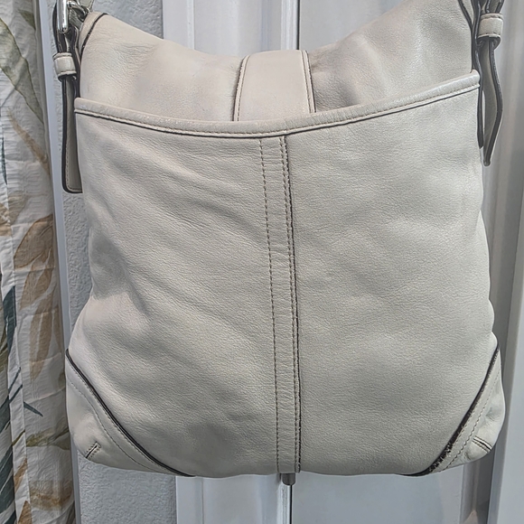 Coach Soho Vintage Cream Leather Shoulder And/or Crossbody Bag - Picture 6 of 9